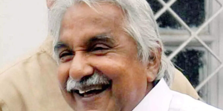 ​ഗാഡ്​ഗിൽ-വിഷയത്തിൽ-പി-ടിക്കൊപ്പം-നിൽക്കാതിരുന്നത്-ബാ​ഹ്യസമ്മർദ്ദം-കാരണം:-തുറന്നുപറഞ്ഞ്-ഉമ്മൻചാണ്ടി