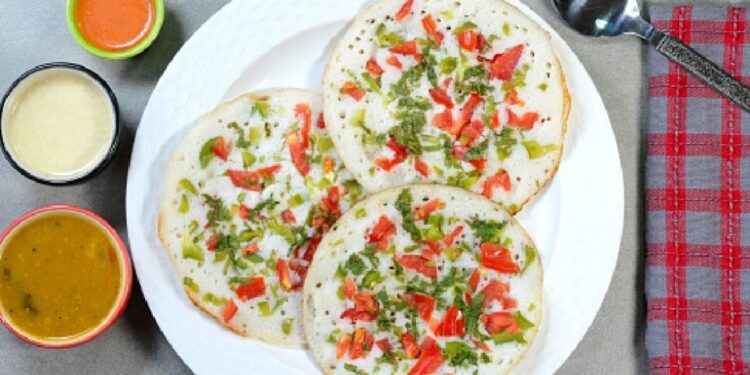 പ്രാതൽ-ഒന്നു-മാറ്റിപ്പിടിക്കാം,-ഊത്തപ്പം-തയ്യാറാക്കിയാലോ?