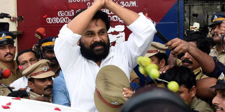 ദിലീപ്-പ്രതിയായ-കേസ്:-എന്തുകൊണ്ട്-പ്രോസിക്യൂട്ടർമാർ-രാജിവെക്കുന്നു?