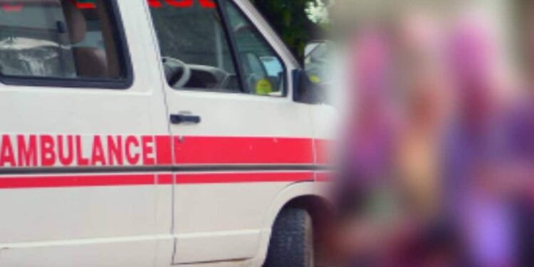 മിന്നല്‍-റെയ്ഡ്,-കോര്‍പറേഷന്‍-ജീവനക്കാരന്‍-കുഴഞ്ഞുവീണു,-ആശുപത്രിയിലേക്ക്-പോകുംവഴി-ആംബുലന്‍സ്-മറിഞ്ഞു