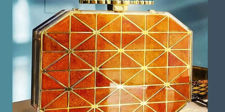 ഓറഞ്ച്-തൊലി-എറിഞ്ഞ്-കളയല്ലേ!-അതുപയോഗിച്ച്-ആഡംബര-ബാഗുണ്ടാക്കാം