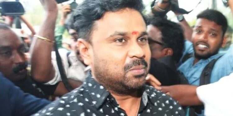 ‘ദേഹത്ത്-കൈവച്ച-പോലീസുകാരന്റെ-കൈവെട്ടണം,-അഞ്ച്-പേരും-അനുഭവിക്കും’;-ദിലീപിനെതിരായ-എഫ്ഐആര്‍-പുറത്ത്