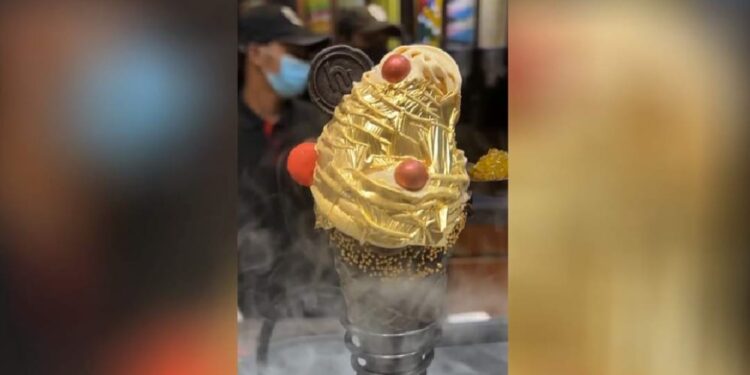 24-കാരറ്റ്-സ്വര്‍ണം-പൂശിയ-ഐസ്‌ക്രീം-വൈറൽ-വീഡിയോ