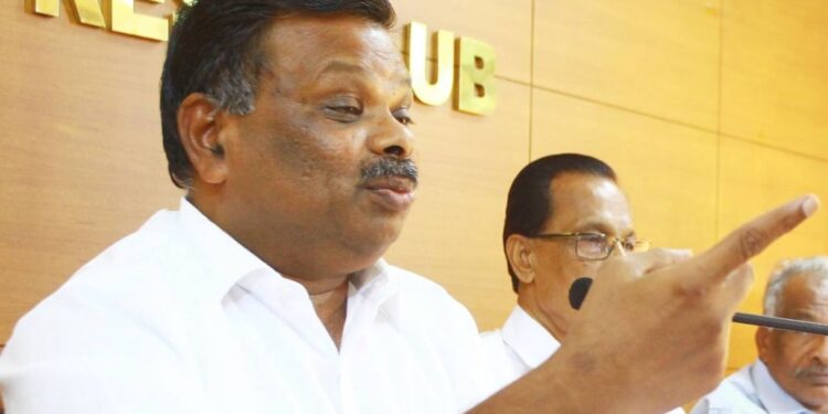 എസ്.-രാജേന്ദ്രനെതിരെ-റവന്യൂ-വകുപ്പ്;-കൈയേറിയ-ഭുമി-ഒഴിയാന്-നിര്ദ്ദേശം