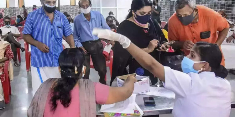 സ്കൂൾ-അടയ്ക്കുമോ?-കൂടുതൽ-നിയന്ത്രണങ്ങൾ-വരുമോ?-നിർണായക-തീരുമാനങ്ങൾക്കായി-ഇന്ന്-കൊവിഡ്-അവലോകനയോഗം