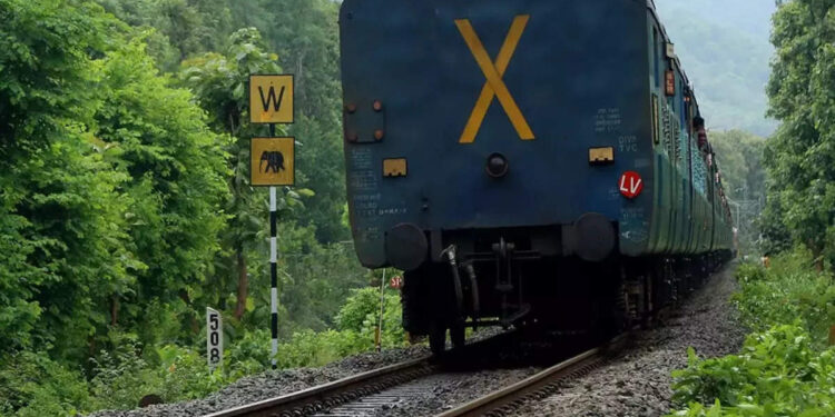 കൊവിഡ്-നിയന്ത്രണം:-ഇന്നും-നാളെയുമുള്ള-12-ട്രെയിനുകൾ-റദ്ദാക്കി-ദക്ഷിണ-റെയിൽവേ