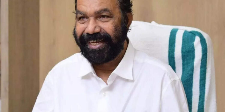 ഒന്ന്-മുതൽ-9-വരെയുള്ള-ക്ലാസുകൾ-ഓൺലൈനിൽ;-അധ്യാപകർ-സ്കൂളിൽ-എത്തണം,-8.14-ലക്ഷം-കുട്ടികൾ-വാക്സിന്-അർഹർ