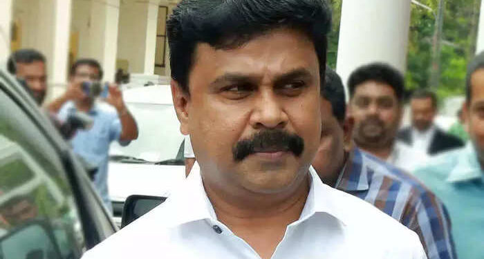 ദിലീപിന്റെ-മുൻകൂർ-ജാമ്യാപേക്ഷ-വെള്ളിയാഴ്ചത്തേക്ക്-മാറ്റി