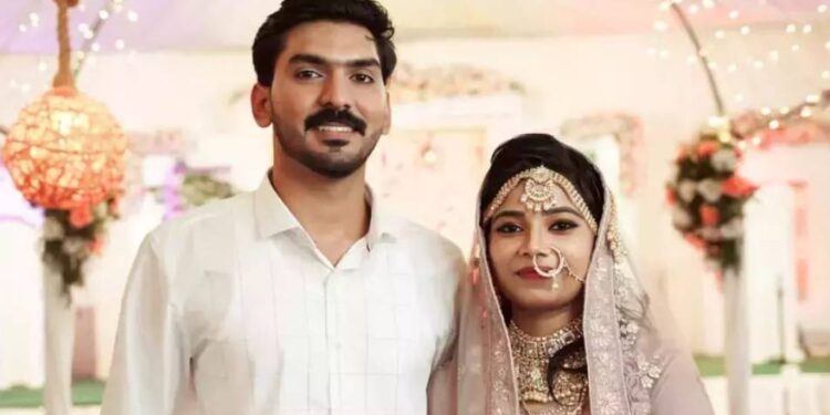 മൊഫിയ-കേസില്‍-കുറ്റപത്രം-സമര്‍പ്പിച്ചു;-ഭര്‍ത്താവ്-സുഹൈല്‍-ഒന്നാം-പ്രതി,-സിഐ.-സുധീറിന്‍റെ-പേരില്ല