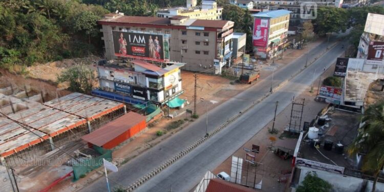പൊതുപരിപാടികള്-പാടില്ലെന്ന്-ഉത്തരവിറക്കി,-രണ്ടുമണിക്കൂറിനകം-പിന്വലിച്ച്-കാസർകോട്-കളക്ടർ