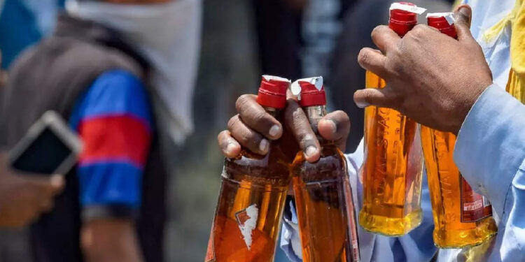 സംസ്ഥാനത്തെ-ബിവറേജുകളും-ബാറുകളും-നാളെ-തുറക്കില്ല;-കള്ളുഷാപ്പുകൾ-തുറന്ന്-പ്രവർത്തിക്കും