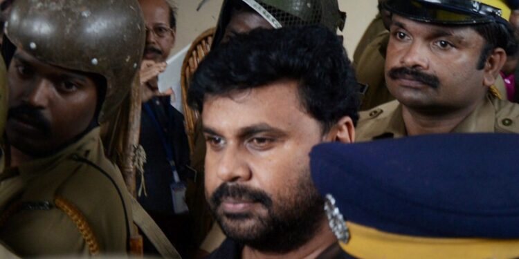 കസ്റ്റഡി-ആവശ്യപ്പെടാന്-ക്രൈംബ്രാഞ്ച്:-ദിലീപിന്-ഇന്ന്-നിര്ണായകം,-മുന്കൂര്-ജാമ്യാപേക്ഷ-പരിഗണിക്കും