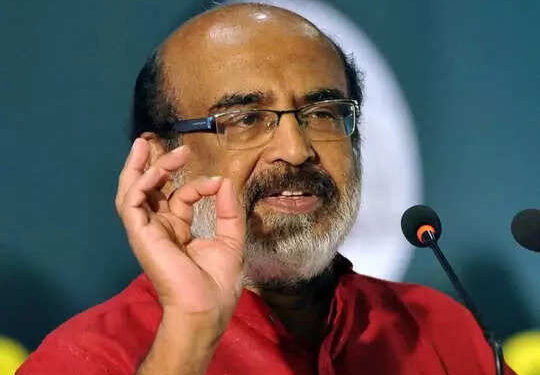 അനുമതികൊടുത്ത-ഫ്ലോട്ടുകളുടെ-നിലവാരം-കണ്ടില്ലേ?-ഉത്സവങ്ങളുടെ-കെട്ടുകാഴ്ചയ്ക്ക്-ഇതിലും-മികച്ചത്-:-തോമസ്-ഐസക്
