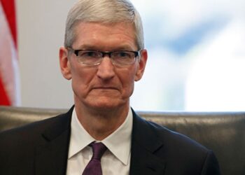 ഭര്‍ത്താവാണ്,-ലൈംഗിക-ബന്ധം-വേണം;-ആപ്പിള്‍-മേധാവി-ടിം-കുക്കിനെ-ശല്യം-ചെയ്ത്-യുവതി