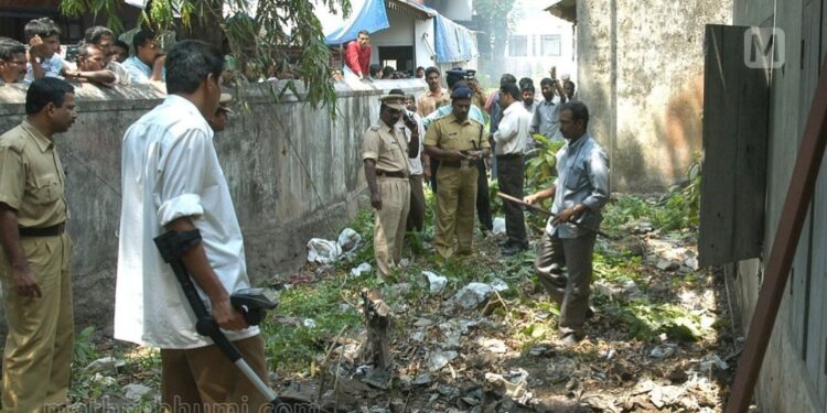 ഇരട്ട-സ്ഫോടനം;-‘പകല്വെളിച്ചത്തില്-തെളിവ്-ശേഖരിക്കണമായിരുന്നു’:-വീഴ്ചകള്-എണ്ണിപ്പറഞ്ഞ്-ഹൈക്കോടതി