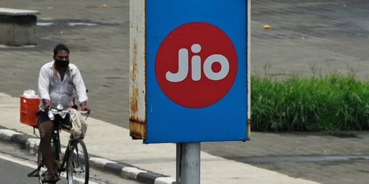 റിലയന്‍സ്-ജിയോയുടെ-5ജി-യ്ക്ക്-4ജിയേക്കാള്‍-എട്ടിരട്ടി-വേഗം;-പരീക്ഷണ-റിപ്പോര്‍ട്ട്-പുറത്ത്‌