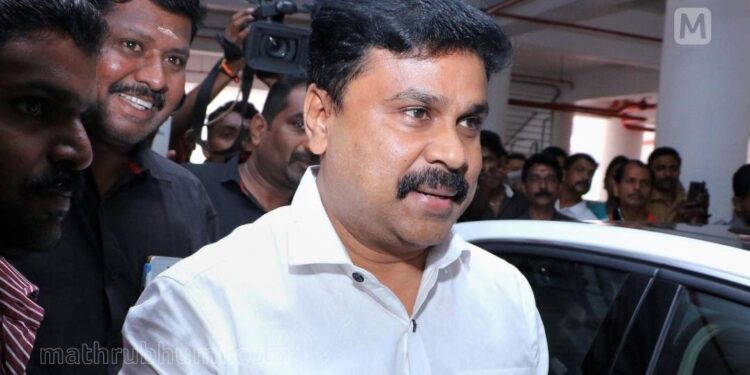 ഫോണ്‍-കൈമാറാത്തതില്‍-വിമര്‍ശവുമായി-ഹൈക്കോടതി;-സ്വകാര്യതയിലേക്ക്-കടന്നുകയറുന്നെന്ന്-ദിലീപ്