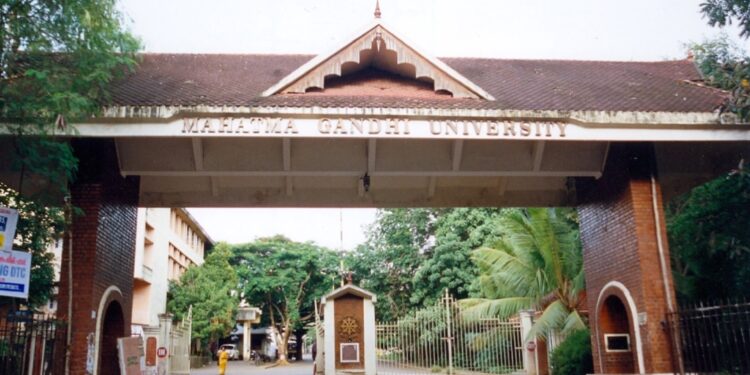 പ്രൊവിഷണല്‍-സര്‍ട്ടിഫിക്കറ്റിന്-ഒന്നരലക്ഷം-കൈക്കൂലി;-യൂണിവേഴ്‌സിറ്റി-അസിസ്റ്റന്റ്-പിടിയില്‍