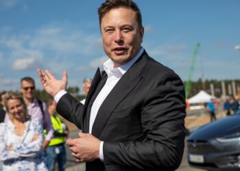 ഇലോൺ-മസ്കിന്റെ-വിമാനത്തെ-പിന്തുടർന്ന്-വിദ്യാർഥിയുടെ-‘bot’;-പണം-വാഗ്ദാനം-ചെയ്ത്-മസ്ക്