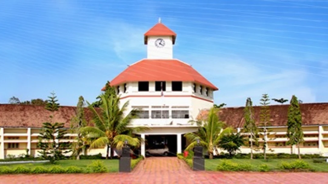 കഴക്കൂട്ടം-സൈനിക-സ്കൂൾ-അടച്ചുപൂട്ടൽ-ഭീഷണിയിൽ;-ജീവനക്കാർ-സമരത്തിലേക്ക്