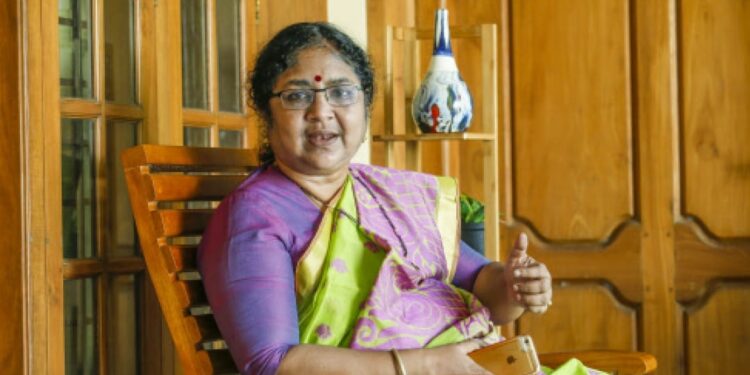 രമേശ്-ചെന്നിത്തലക്ക്-ഇച്ഛാഭംഗം;-കാളപെറ്റെന്ന്-കേള്‍ക്കുമ്പോള്‍-കയറെടുക്കും-മന്ത്രി-ആര്‍.-ബിന്ദു