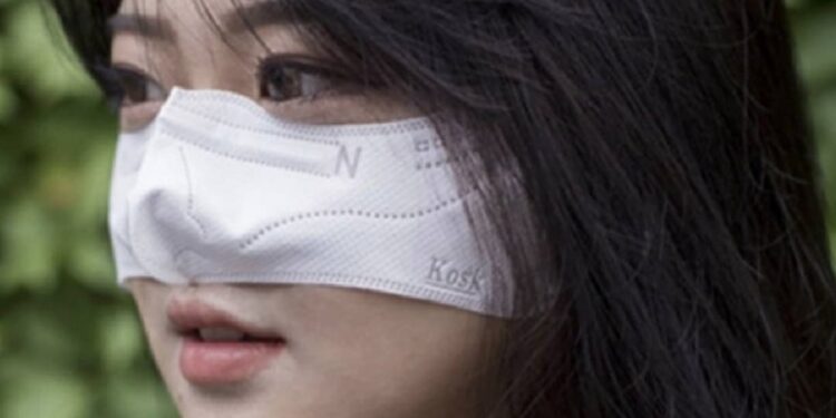 ഭക്ഷണം-കഴിക്കുമ്പോൾ-മാസ്ക്-മാറ്റേണ്ട,-മൂക്കിന്-മുകളിൽ-വെക്കാം;-പുത്തൻ-ഡിസൈനുമായി-കൊറിയൻ-കമ്പനി