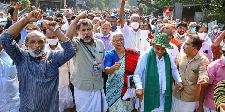 സിൽവർലൈൻ:-സര്‍വേക്കല്ലിടുന്നത്-ഭൂമിയേറ്റെടുക്കാനല്ല,-വിശദീകരിച്ച്-കെ-റെയിൽ