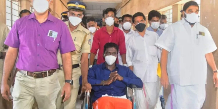 സാറ്-തീരുമാനിച്ചോളു-എന്ന്-വാവ-സുരേഷ്;-വീട്-നിർമ്മിച്ച്-നൽകാനൊരുങ്ങി-സിപിഎമ്മിന്റെ-ചാരിറ്റബിൾ-സൊസൈറ്റി