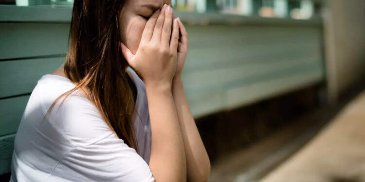 ബൈപോളാർ-ഡിസോർഡർ:-മാനസിക-നില-പെട്ടന്ന്-മാറിമറിയുന്നെങ്കിൽ-ശ്രദ്ധിക്കുക