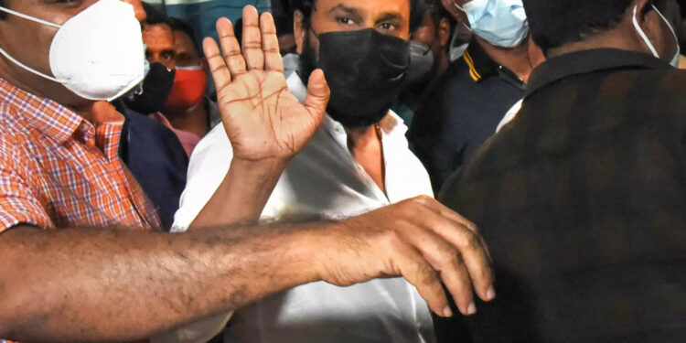 ‘അഭിപ്രായ-വോട്ടെടുപ്പ്-നടത്തിയല്ല-നീതി-നടപ്പാക്കുക’,-ദിലീപ്-കേസിൽ-ഹൈക്കോടതി-പറഞ്ഞത്