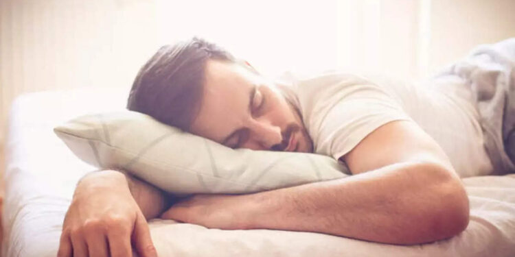 പകൽ-സമയത്തും-ഉറക്കം-തൂങ്ങുന്നതിന്റെ-കാരണങ്ങൾ-ഇതൊക്കെയാകാം