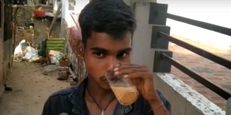 പാമ്പന്‍തോട്-വനത്തില്‍-കാണാതായ-ആദിവാസി-യുവാവിനെ-തിരച്ചിലിനൊടുവില്‍-കണ്ടെത്തി