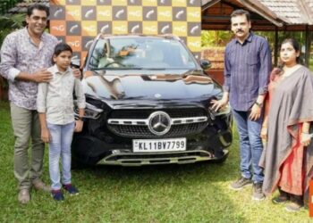 ജീവനക്കാരന്‌-ബെൻസ്‌-സമ്മാനമായി-നൽകി-“മൈജി’-ഉടമ