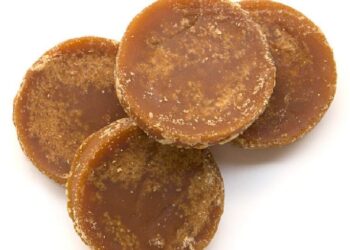 മുഖക്കുരു-അകറ്റാനും-ചര്‍മം-തിളങ്ങാനും-ശര്‍ക്കര;-അറിയാം-ഗുണങ്ങള്‍