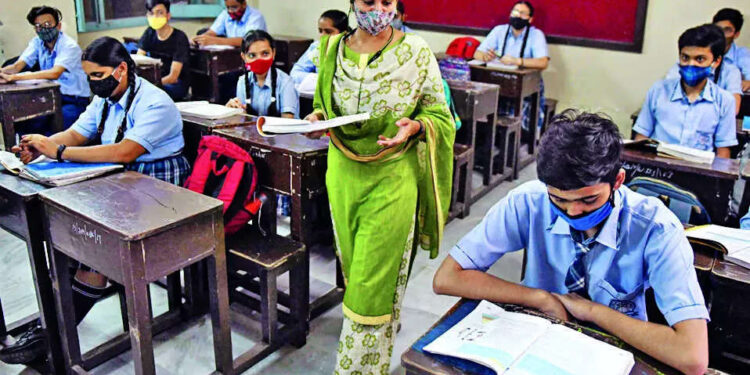 1-–-9-ക്ലാസുകൾ-ഇന്നു-മുതൽ-തിരികെ-സ്കൂളിലേയ്ക്ക്;-അടുത്തയാഴ്ച-മുതൽ-മുഴുവൻ-സമയം-ക്ലാസ്