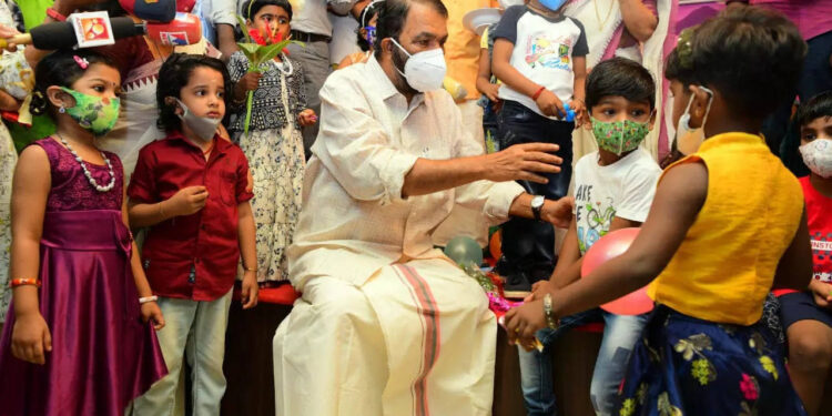 സംസ്ഥാനത്ത്-ഇന്ന്-സ്കൂളിലെത്തിയത്-82%-കുട്ടികൾ;-പ്രീ-പ്രൈമറി-ക്ലാസ്സുകളും-ആരംഭിച്ചു