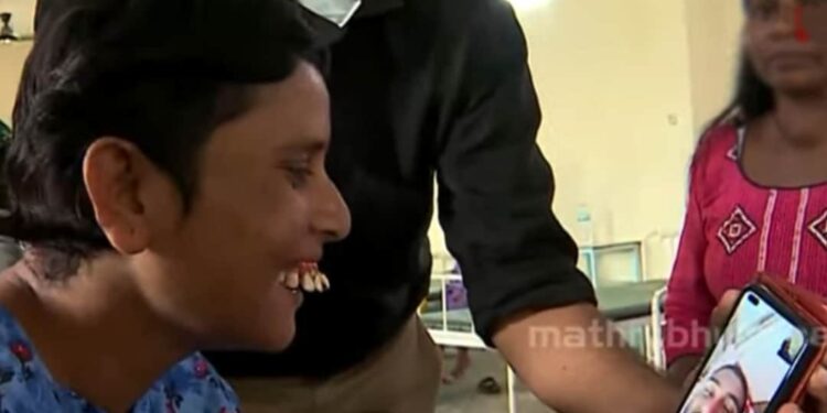 മരിച്ചെന്നു-കരുതിയ-അമ്മ-വീഡിയോകോളില്‍;-12-വര്‍ഷത്തെ-കാത്തിരിപ്പിന്-ശേഷം-ലോകിയെ-കൂട്ടാന്‍-മകനെത്തും