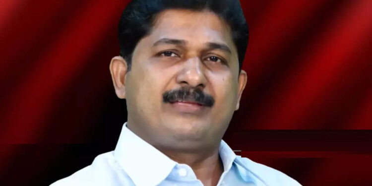 “തലമുറമാറ്റമെന്ന്-വിശേഷിപ്പിക്കേണ്ട”;-കോടിയേരിയുടേത്-തമാശ-രൂപത്തിലുള്ള-മറുപടി;-ഹരിതയുടെ-പരാതിയിൽ-ഗൗരവമില്ലെന്ന്-സ്വരാജ്