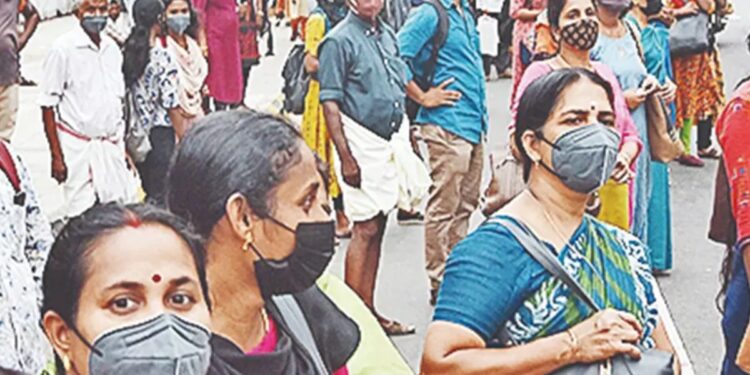 ബസ്-ഉടമകളെ-ചർച്ചയ്ക്ക്-വിളിച്ചില്ല;-സ്വകാര്യ-ബസ്-സമരം-തുടരുന്നു