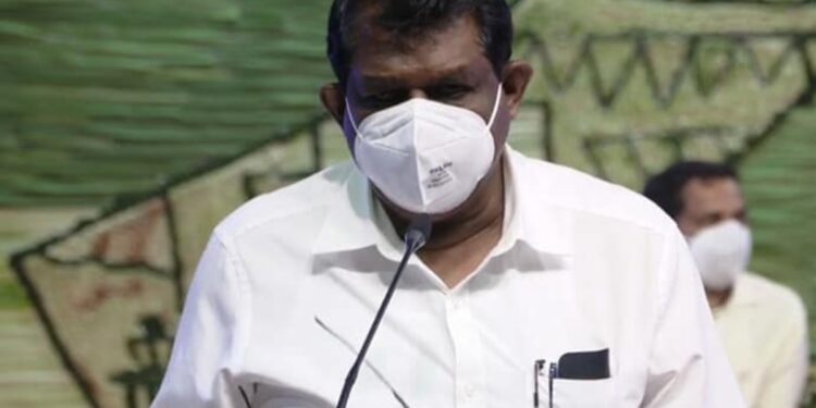 സമരത്തില്‍-നിന്നും-ബസുടമകള്‍-പിന്‍മാറണം;-തീരുമാനം-ബുധനാഴ്ചയെന്ന്-ഗതാഗത-മന്ത്രി