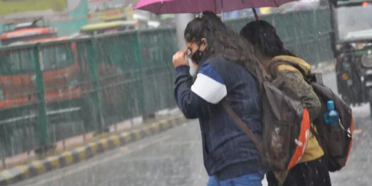 ഇടിമിന്നലോട്-കൂടിയ-മഴ-തുടരും;-തിങ്കളാഴ്ചവരെ-ജാഗ്രത-നിർദേശം