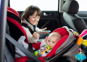 കൊച്ചിൻ എയർപോർട്ടിൽ ബേബി കാർ സീറ്റ് ലഭ്യമാക്കി മെഡ്‌മിക്സ്