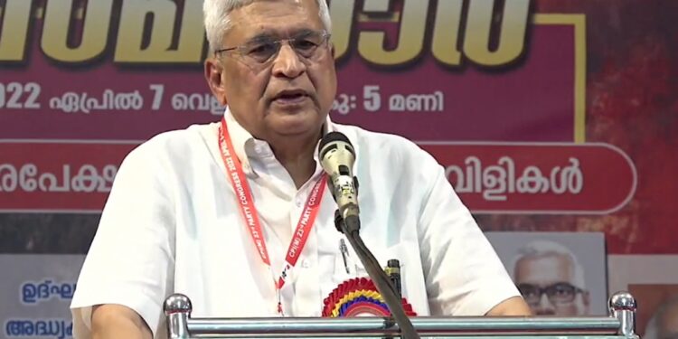 കോൺഗ്രസിൽ-ജനാധിപത്യം-ഉണ്ടോ?-ശശി-തരൂരിനെ-വിലക്കിയതെന്തിനെന്ന്-പ്രകാശ്-കാരാട്ട്