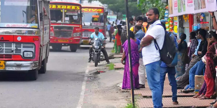 മെയ്-ഒന്ന്-മുതൽ-സംസ്ഥാനത്ത്-ബസ്,-ഓട്ടോ,-ടാക്സി-നിരക്ക്-വർധിക്കും;-സ്വിഫ്റ്റ്-ബസുകൾക്ക്-ഉണ്ടായത്-അപകടമല്ലെന്ന്-ഗതാഗത-മന്ത്രി