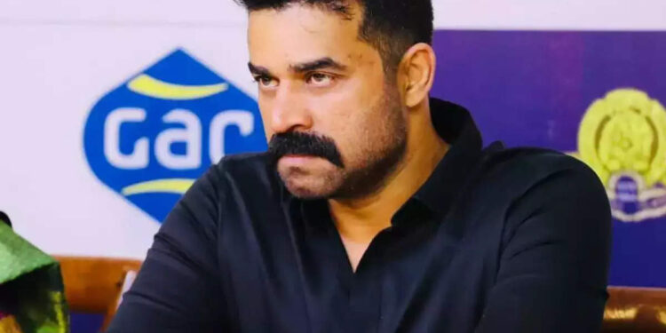 വിജയ്-ബാബു-ഗള്‍ഫിൽ-തന്നെ,-നാട്ടിലെ-സ്വത്ത്-കണ്ടുകെട്ടാൻ-നീക്കം;-ബിസിനസ്-പങ്കാളിയെ-ചോദ്യം-ചെയ്തു