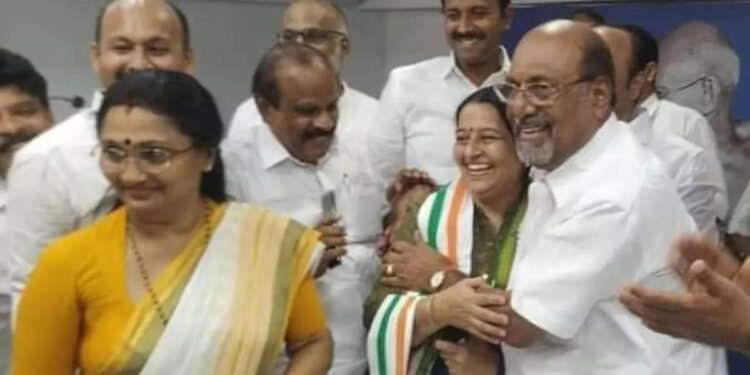 മുഖ്യമന്ത്രി-വന്നതുകൊണ്ട്-വോട്ടുകൾ-മറിയും;-തൃക്കാക്കരയിൽ-ഭൂരിപക്ഷം-കുറയുമെന്ന്-യുഡിഎഫ്