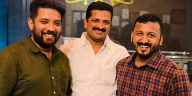 സിനിമക്കാർ-ഇടതുപക്ഷം-ആയിരിക്കണമെന്ന-സാംസ്കാരിക-ഗുണ്ടായിസത്തെ-പ്രതിരോധിക്കുന്ന-മനുഷ്യൻ;-ആന്‍റോ-ജോസഫിനെക്കുറിച്ച്-രാഹുൽ