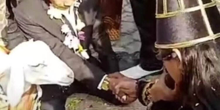 വൈറലാകാന്‍-വിവാഹം-ചെയ്ത-യുവാവിന്റെ-വധുവിനെ-കണ്ടോ?-വിമര്‍ശിച്ച്-സോഷ്യല്‍-മീഡിയ