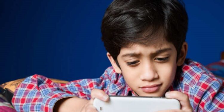 കുട്ടികളിലെ-സ്‌ക്രീന്‍-അഡിക്ഷനും-ആത്മഹത്യാപ്രവണതയും