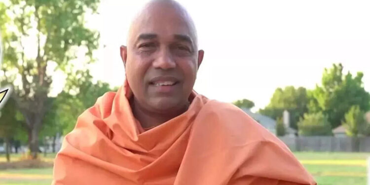 നഗ്നമായി-യോഗ-ചെയ്യുന്ന-വീഡിയോ-അയച്ചു;-സ്വാമി-ഗുരുപ്രസാദിനെതിരെ-പീഡന-പരാതിയുമായി-മലയാളി-നഴ്‌സ്